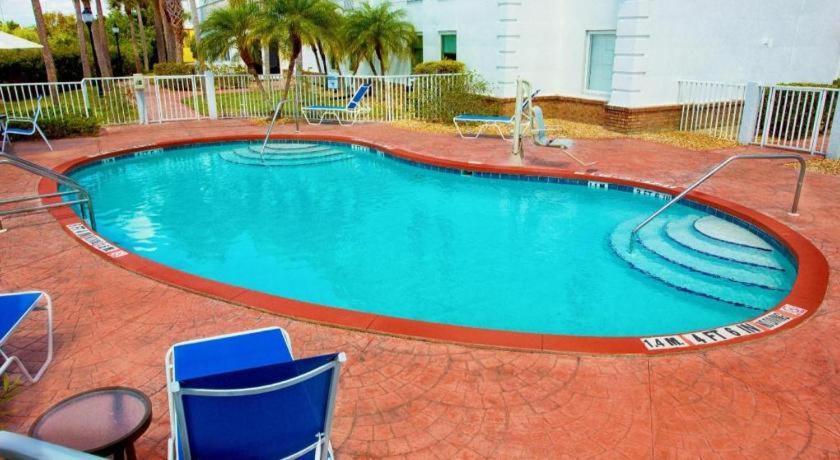 Holiday Inn Express Hotel & Suites Port Charlotte Zewnętrze zdjęcie